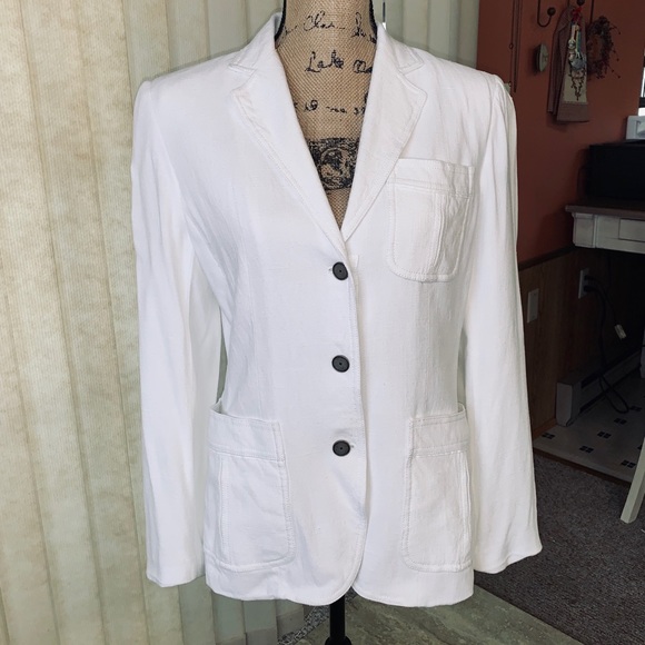 Elie Tahari Jackets & Blazers - Beautiful Elie Tahari White Linen Blazer💕